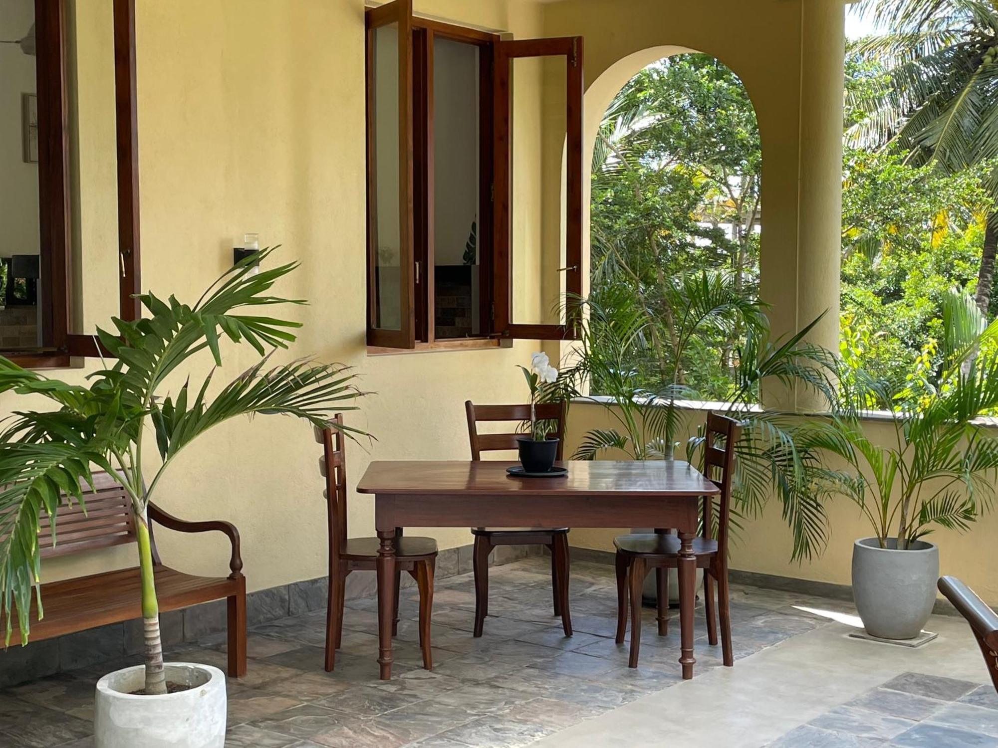 Khomba Lodge Tangalle Exterior photo